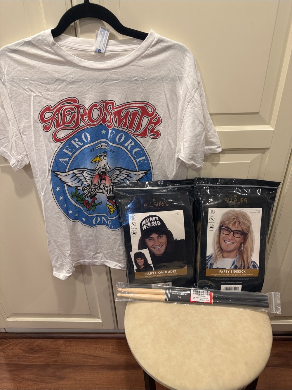 Wayne’s World Wayne and Garth Halloween costumes